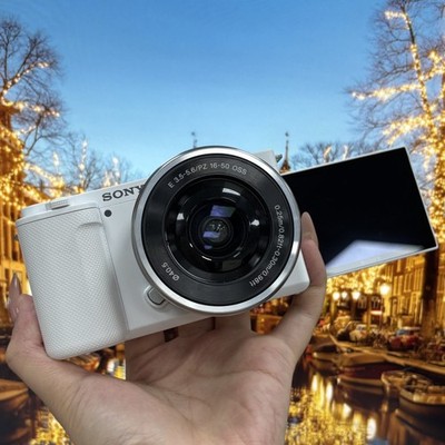 Sony ZV-E10 ZVE10 24.2MP Mirrorless Camera with 16-50mm Lens WhITE 95%New