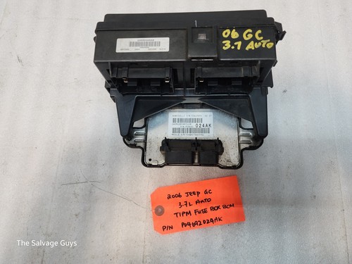 06 JEEP GRAND CHEROKEE 3.7 AUTOMATIC TIPM ENGINE FUSE BOX P04692024AK - Picture 6 of 11