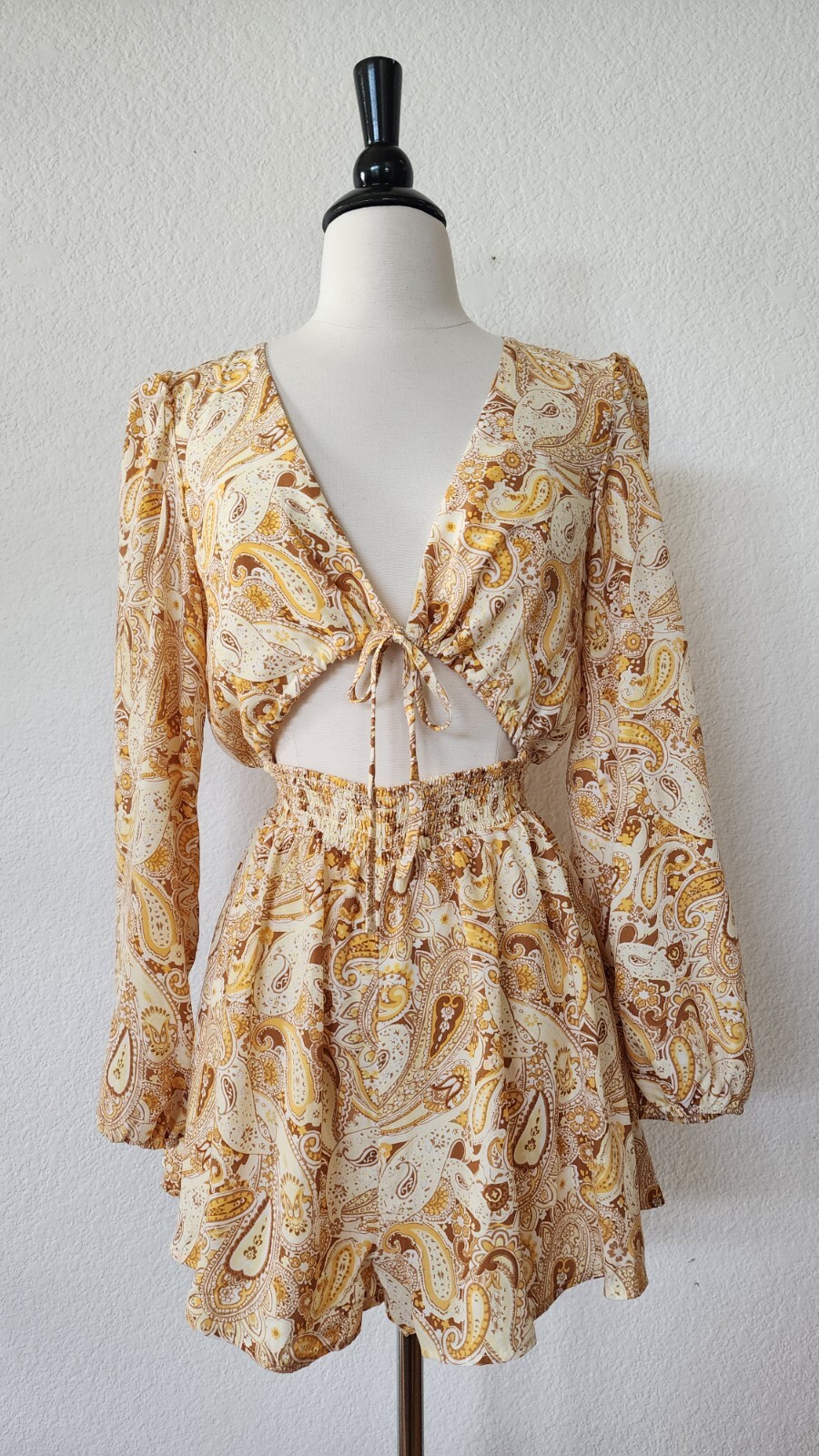 Anthropologie Romper New Size Small Yellow Paisley Floral Cut Out Bow Coquette-image