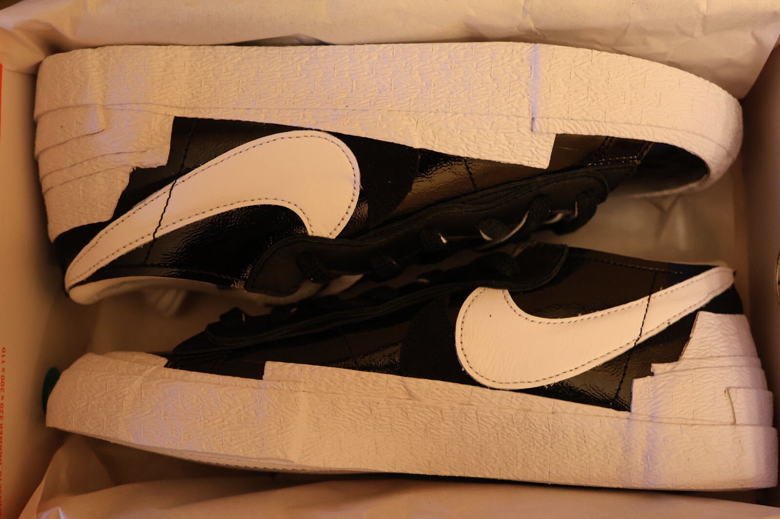 SACAI X NIKE Taglia 10 Blazer Nike sacai x basso nero brevettato