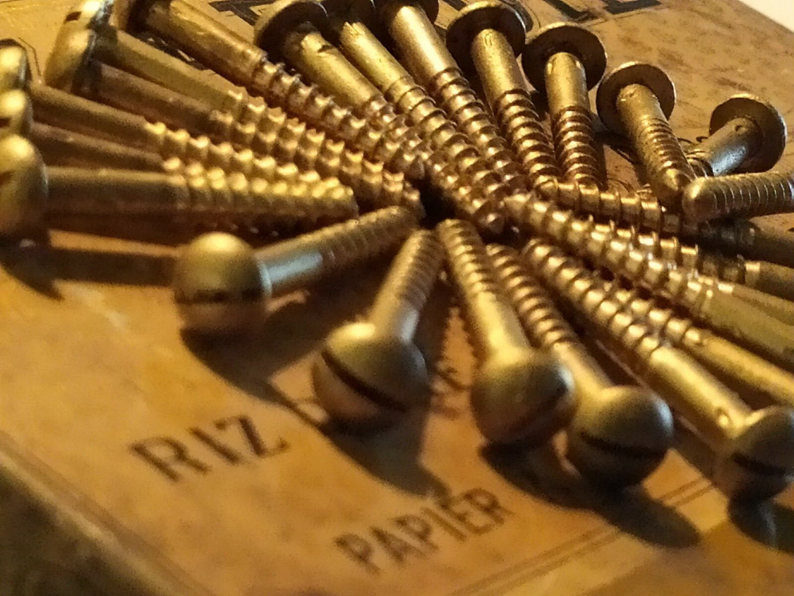 8x 1 1/4" 40pc OLD ORIGINAL BRASS WOOD SCREWS SLOTTED ANTIQUE PATINA