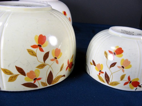 Jewel Autumn Leaf Mixing Bowls: Two 6" & Two 9" (One w Chip) - LOT - Picture 9 of 10