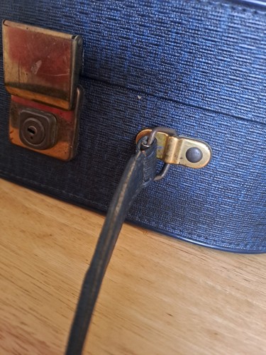 Vintage 1960s Vanity Case Dark Blue Travel Overnight Royal Blue Fabric Lining - Picture 10 of 19