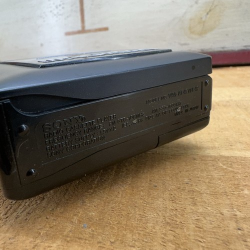 Sony Walkman Cassette Player FM/AM Radio WM-AF42 - Picture 3 of 9