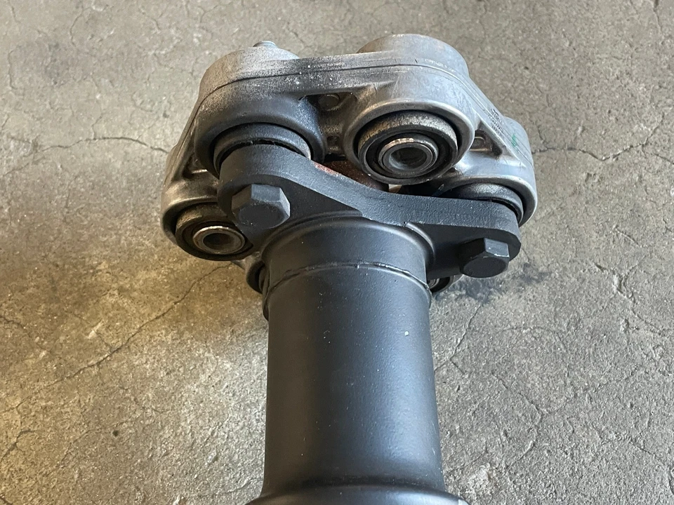 Eje de transmisión trasero 16 17 18 BMW 640i 650i F06 A/T 3,0 L tracción trasera 1579 OEM Foto 3 de 4