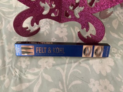 Makeup Revolution Felt and Kohl Dual Eyeliner Blue Shade 0.006 Oz