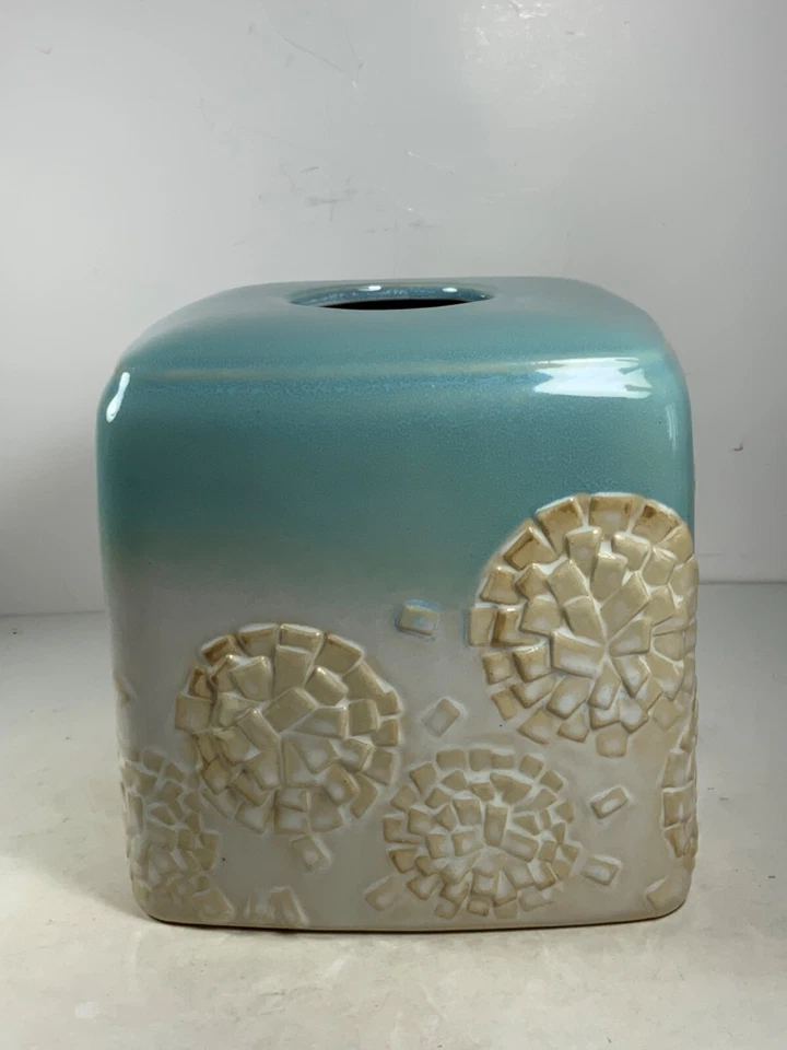 Cubierta de caja de pañuelos de cerámica DKNY Donna Karan NY 6,5 pulgadas Foto 2 de 4