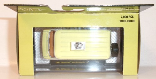 2023 M2 MACHINES TOTALLY TOUGHER CHEVROLET YELLOW 1971 CHEVY VAN BEAUVILLE 10 - Picture 6 of 10