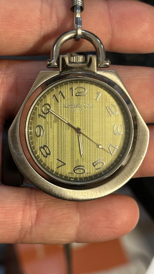 Reloj Bolsillo Kenneth Cole New York Usado Foto 2 de 4
