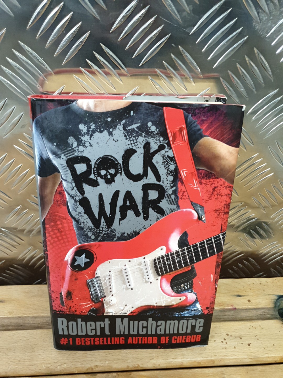 Rock War By Robert Muckamore 1st Edition 1st Print Hardback Book