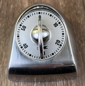 1970年代　スイス　Bengt Ek Designの金属のキッチンタイマー Bengt Ek Design からのBengt Oak キッチンタイマー - NordicNest.jp
