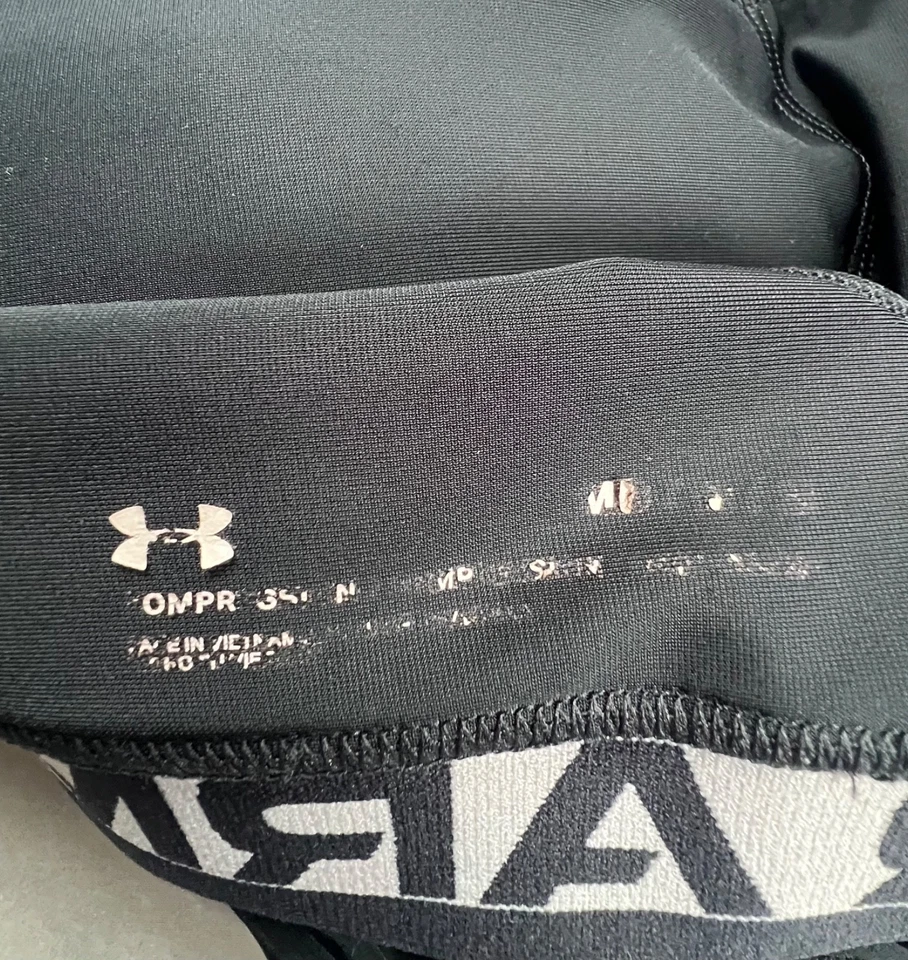 Sutiã esportivo Under Armour Racerback preto com estampa de script UA (m feminino) - Imagem 4 de 4