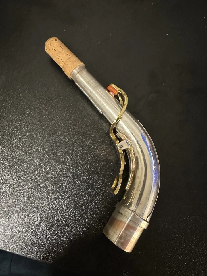 Cuello de saxofón alto Yanagisawa plateado Foto 2 de 4