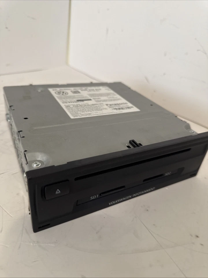 2015 VOLKSWAGEN GOLF GTI SD CD PLAYER RADIO RECIVER OEM 5G0035876 - Image 3 of 4