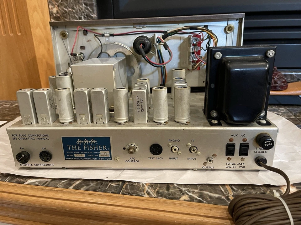 Sintonizador Fisher 50-R AM/FM. Foto 2 de 4