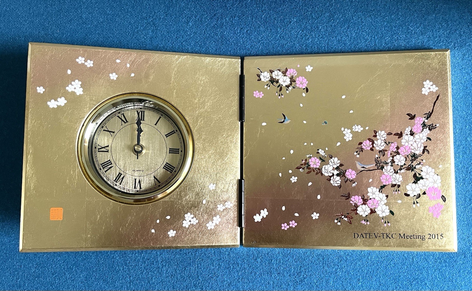 Hakuichi Japanisch Klapptisch-Quarzuhr Blattgold Kirschblüte OVP asiatisch Deko