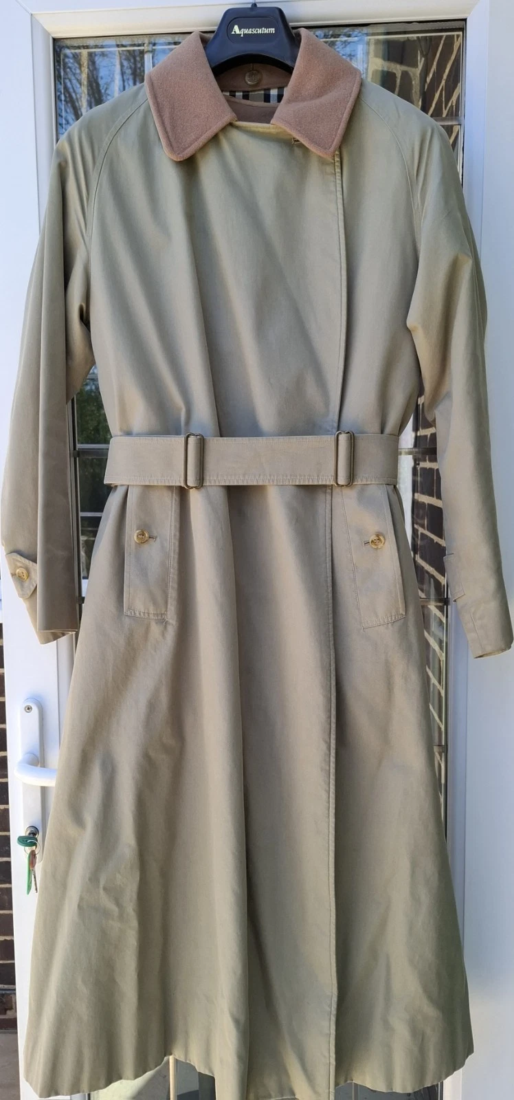 Burberry — Burberrys Original Womens Tielocken Trench Coat, Cashmere Lining Size M