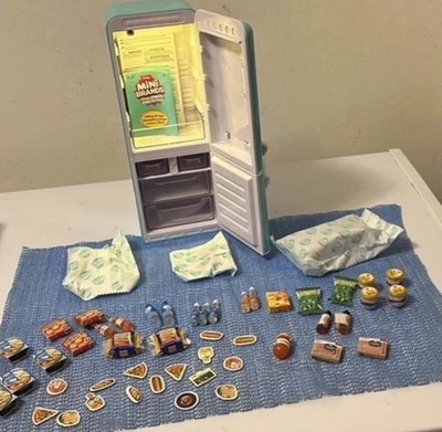 Zuru Mini Brands Fill The Fridge Refrigerator W/Unopened Pkgs And Extra Minis ￼
