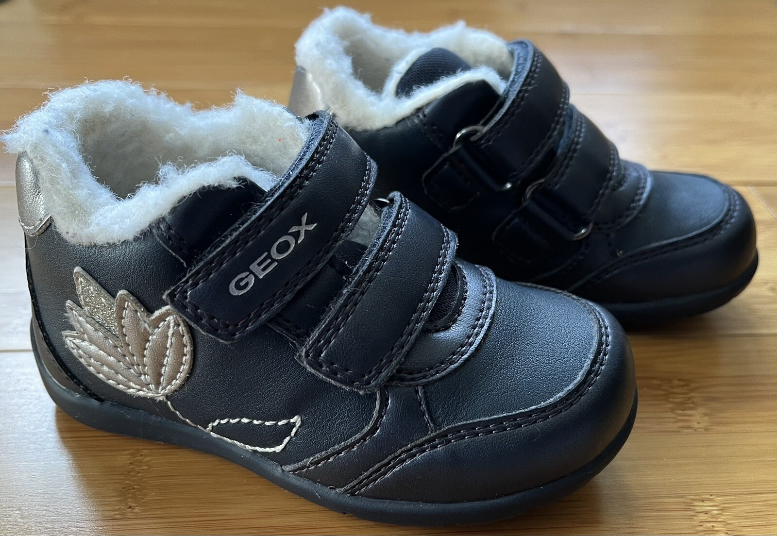 Geox Respira Girl&rsquo;s Size 6.5 Navy Blue Baby First Steps Shoes (No Box)