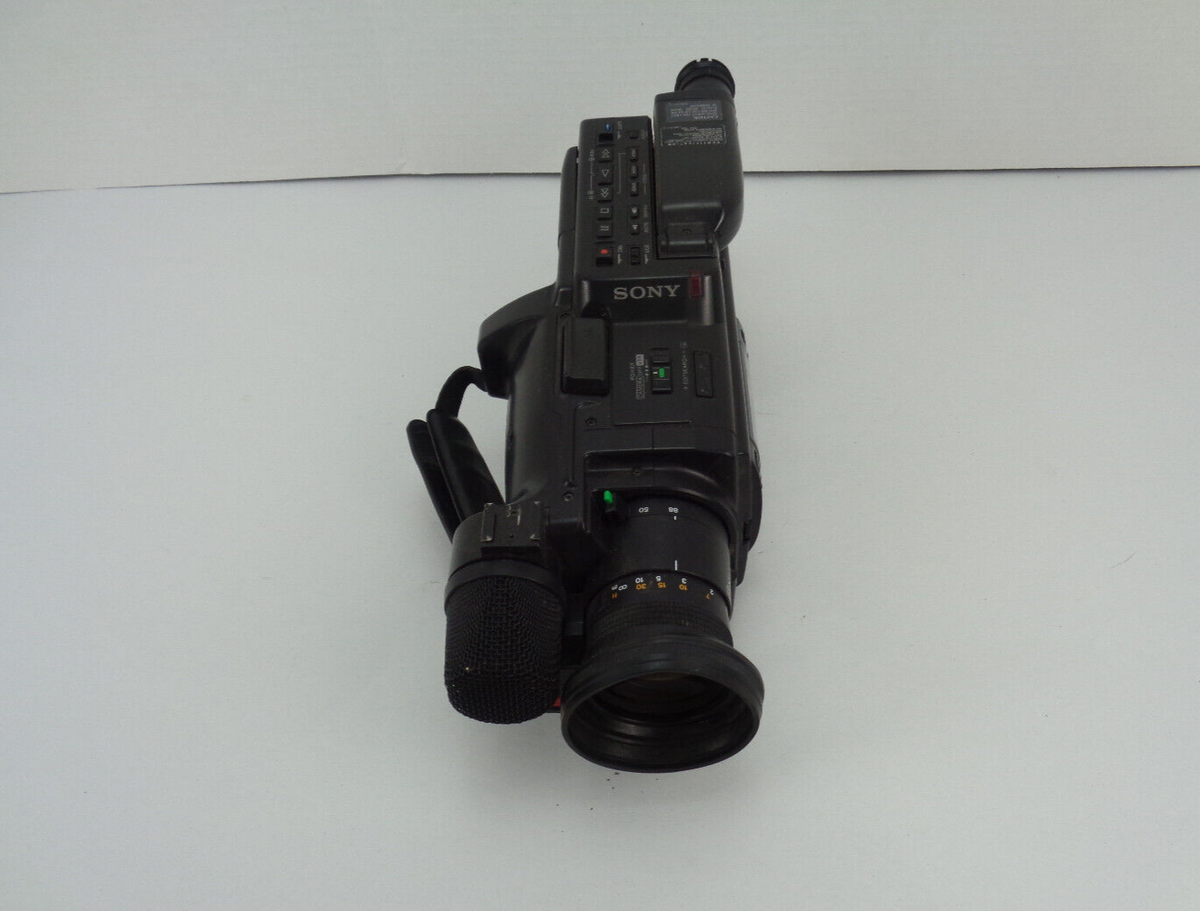 Sony VideoHI8 HandyCam Video Camera Recorder CCD-V99 Dual