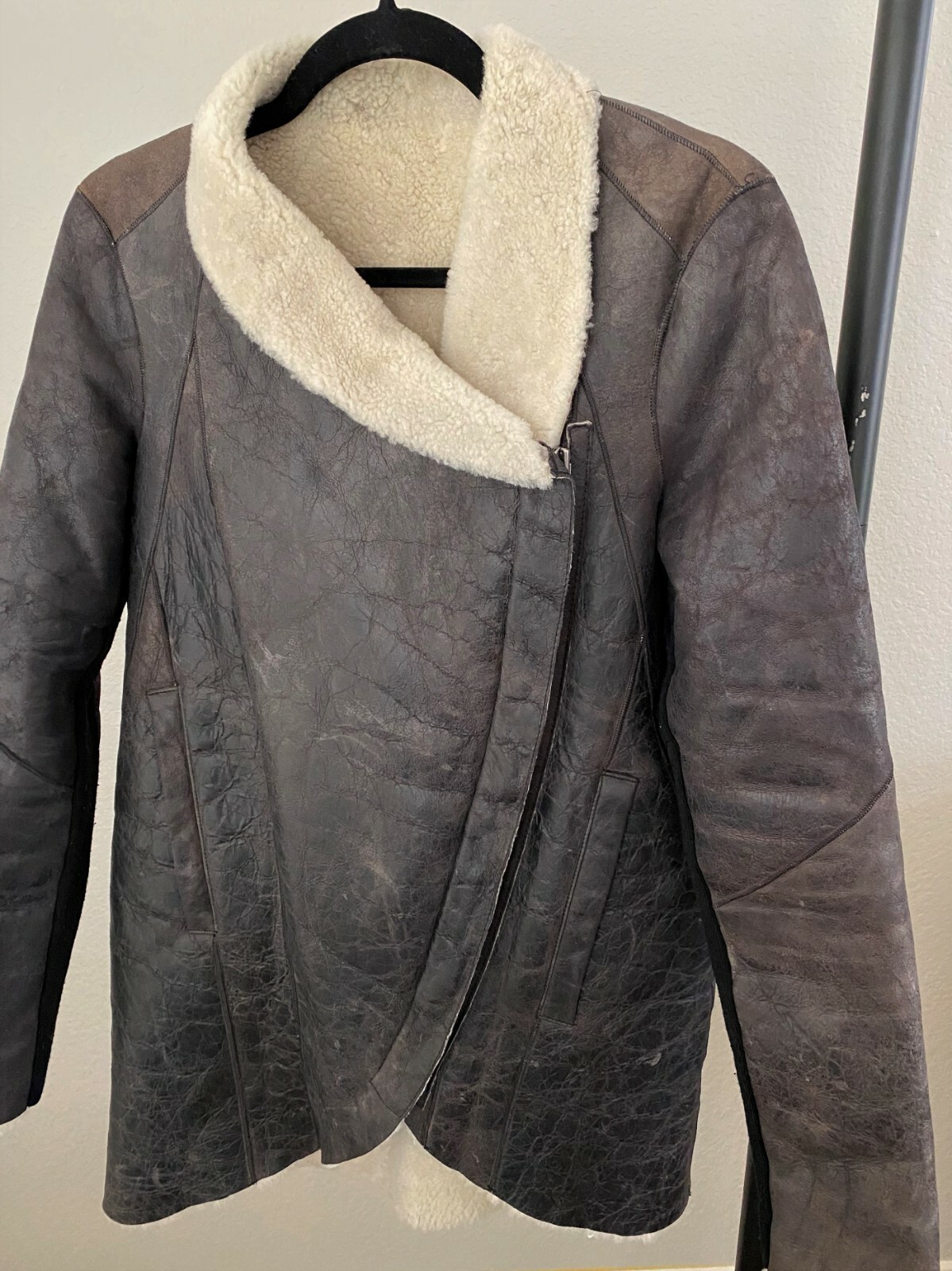 HELMUT LANG $2,195  WEATHERED LEATHER SHEARLING JACKET COAT SIZE S  M image 6
