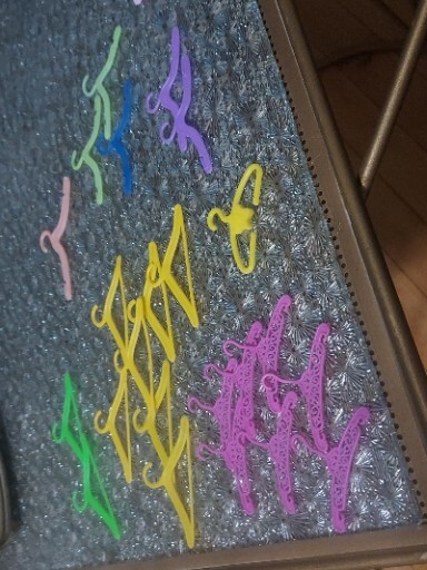 VINTAGE BARBIE DOLL CLOTHES  PLASTIC HANGERS VARIOUS COLORS 24 Pieces