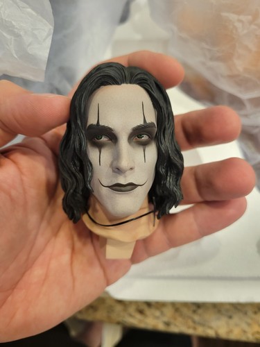 Sideshow The Crow Premium Format Figure Statue Eric Draven Brandon Lee 369/2500 - Picture 5 of 7