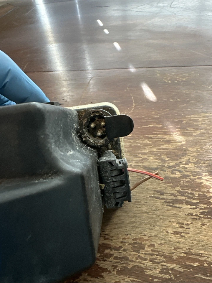 1978-1988 Mercedes Benz 560SL 450SL 380SL Vacuum pump Door Lock 0008001148 OEM.U - Image 4 of 4