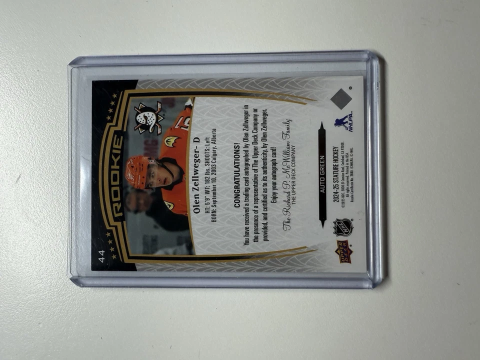 OLEN ZELLWEGER 2024-25 STATURE ROOKIE AUTO GREEN /199 - Image 2 of 2
