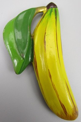 CHARMING 3'' VINTAGE 1940'S FIGURAL GOLDTONE ENAMEL BANANA BROOCH PIN - FUN!!!