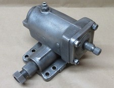 Used 1979-1985 Oem Toyota 4wd Hilux Pickup Manual Steering Gear Box 27-u0020