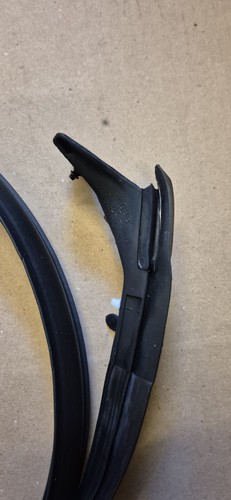 Jaguar X Type 2001-2010 Door Seal C2S39151 - Picture 3 of 7