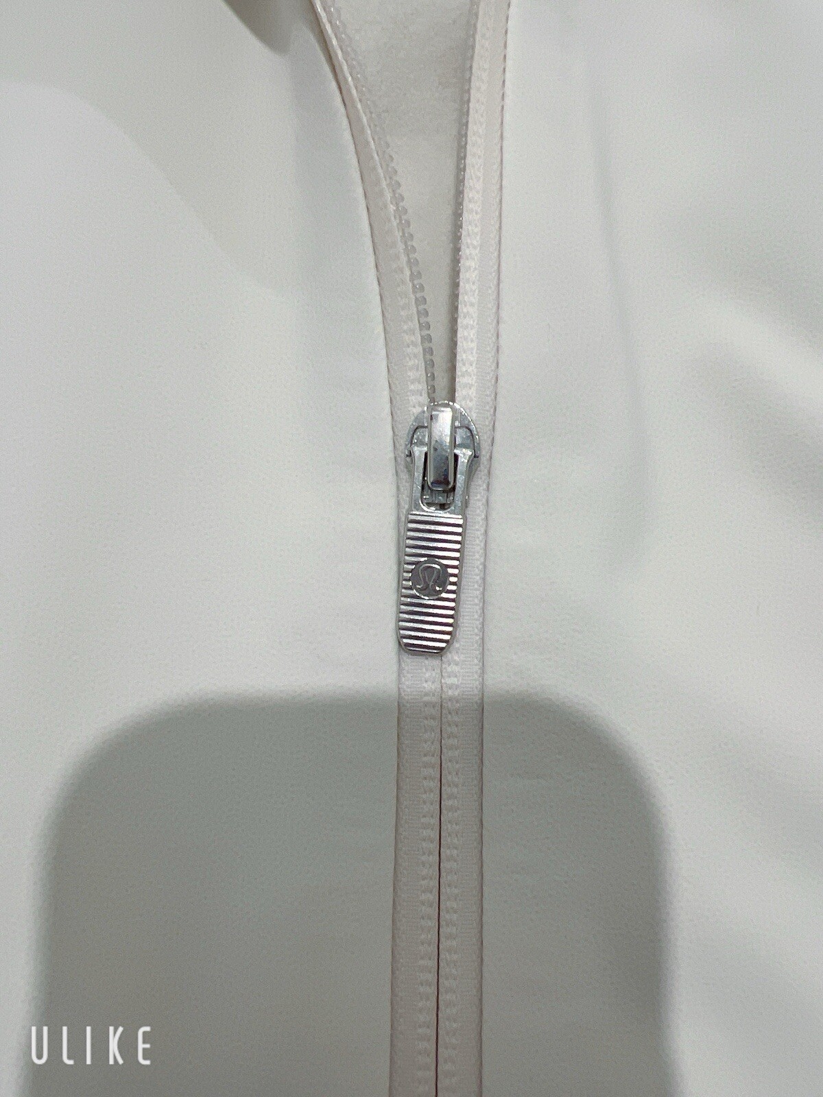 lululemon RepelShell Rain Jacket size  2 Bone Whi… - image 8