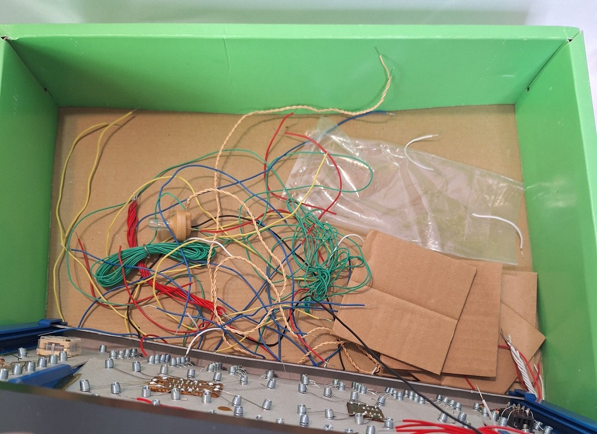 Vintage Science Fair 130 in One Electronic Projects Lab for sale