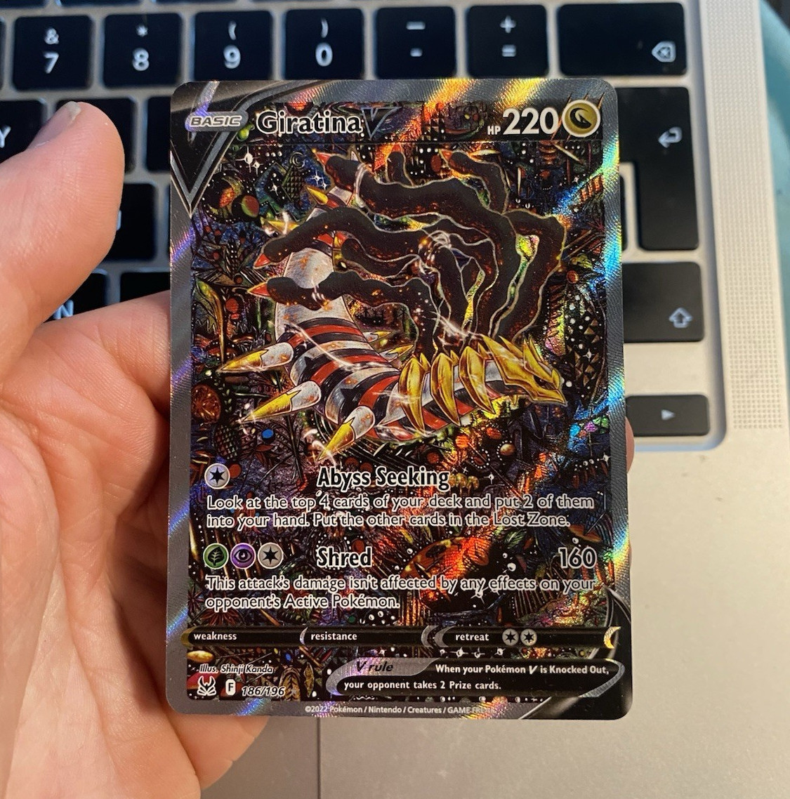 The Pokémon Company Giratina V 186/196 Lost Origin Alt Full Art Holo UR EN 220
