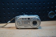  A Samsung Digimax A7 7.0MP Digital Camera - Silver W Case Tested