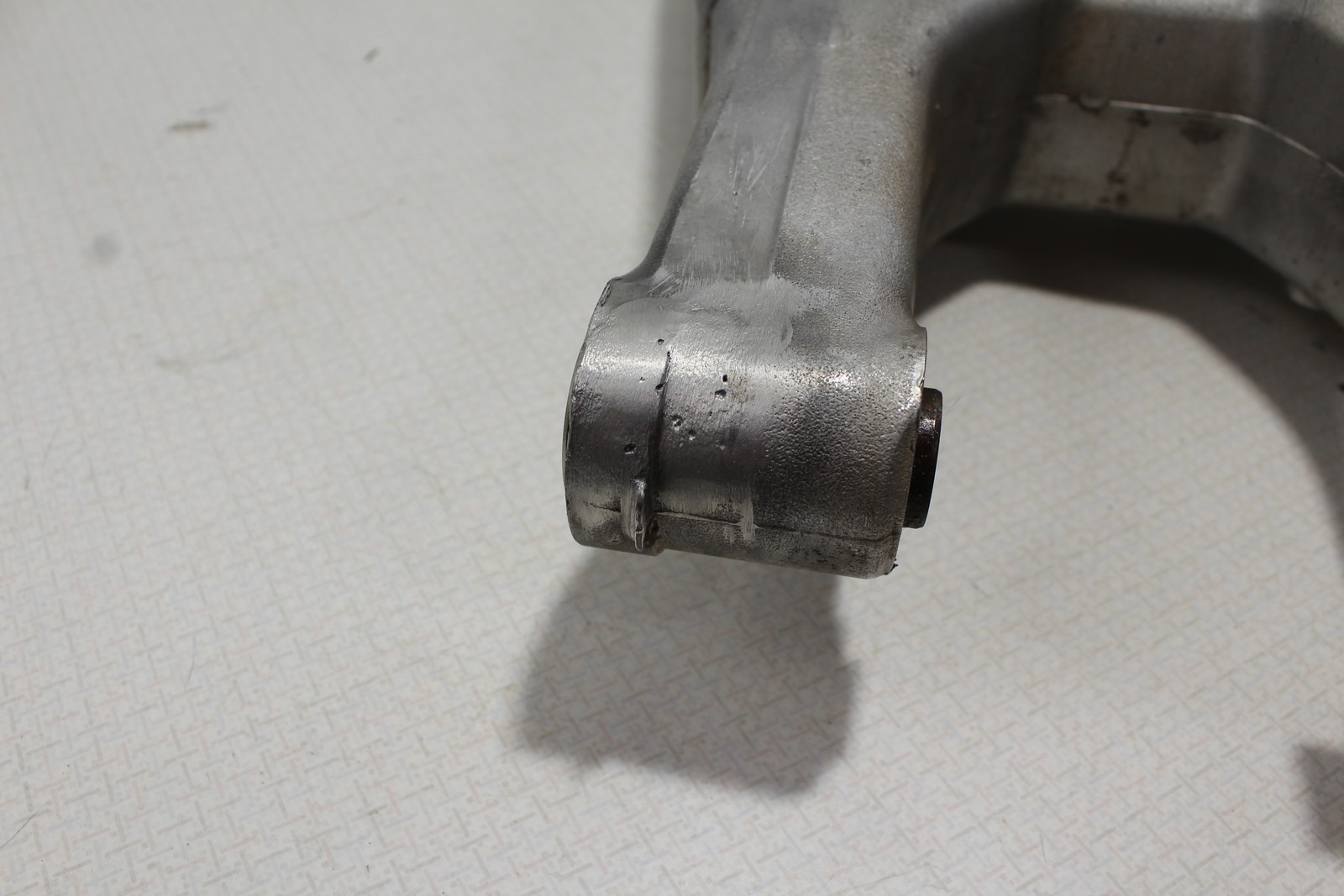 05 HONDA CRF250R SWINGARM SWING ARM SUSPENSION 52200-KRN-710