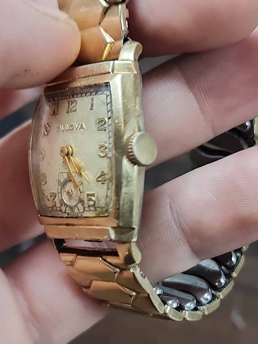 ☆Vintage☆ ~Bulova Watch Co. Swiss Fifteen Jewel Movement Mens