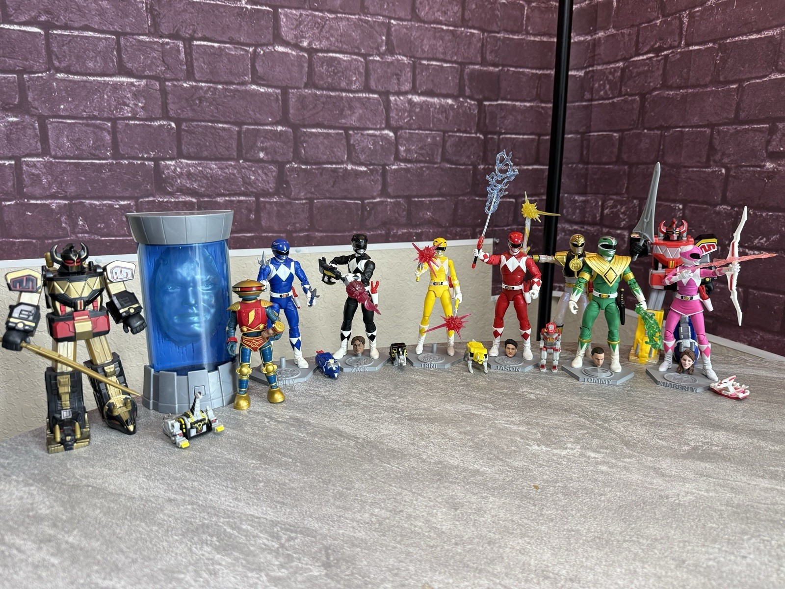 S With 3d Printed Pedestals - Rare!