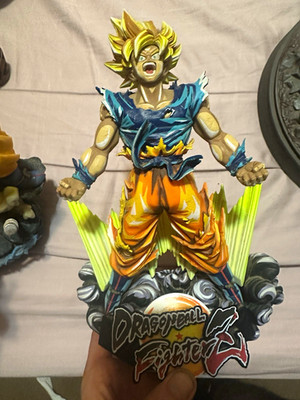 Dragon Ball FighterZ Goku Super Saiyan Figurine Statue - Anime & Manga