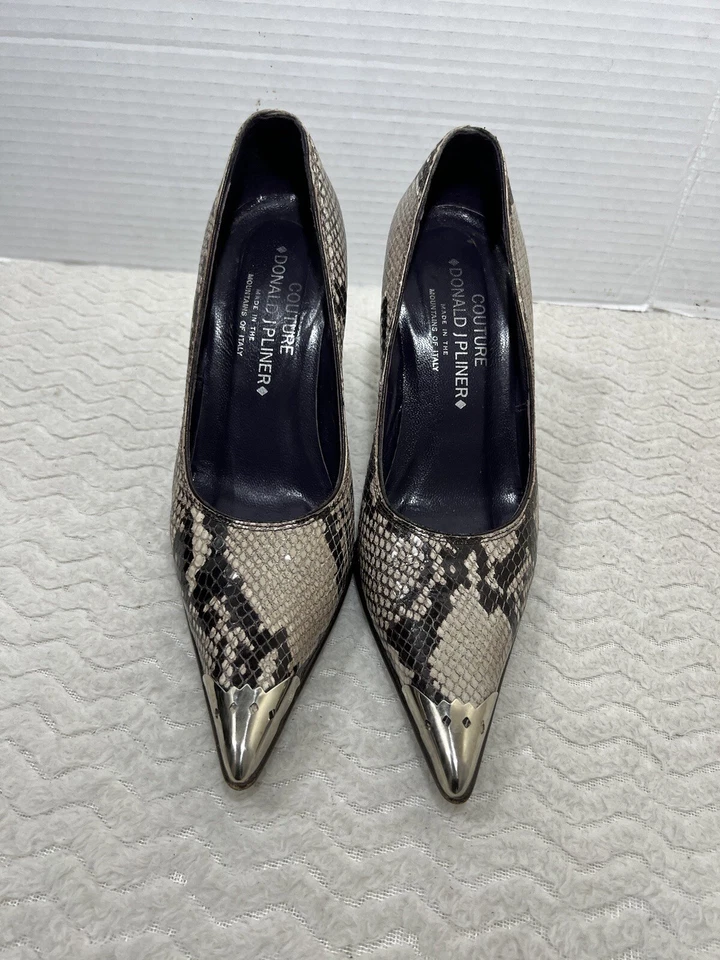 Donald J Pliner Couture Women’s Sz 7M Snakeskin Point Toe Pump Heel Shoes. - Image 4 of 4