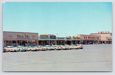 North Crest Shopping Center Classic Cars Fort Wayne Indiana IN c1950s Postcard