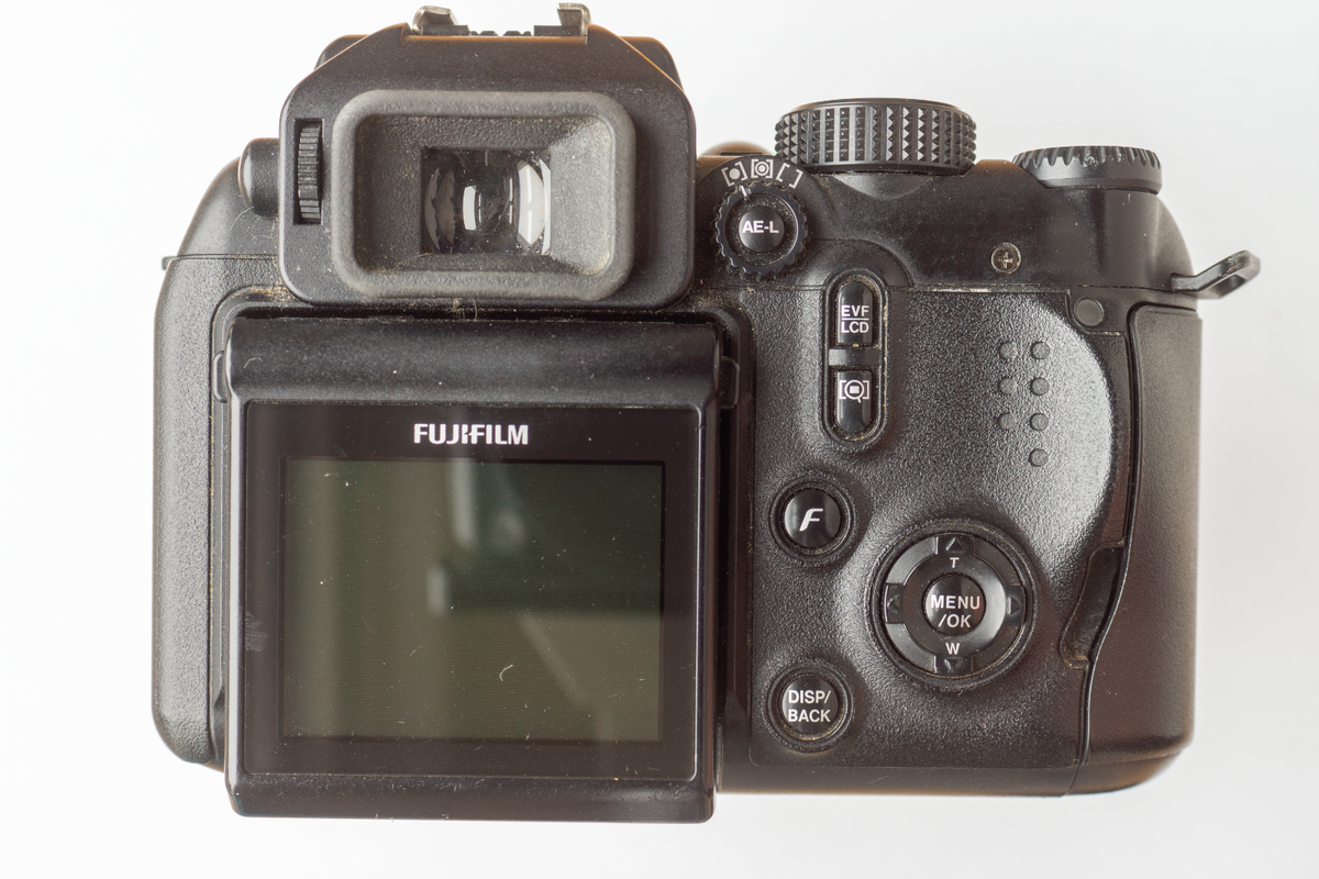 Fujifilm FinePix S Series S9600 Zoom 9.0MP Digital Camera - Black