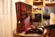 Xbox 360 Console – Gears of War 3 Limited Edition 320GB + 2 Controllers