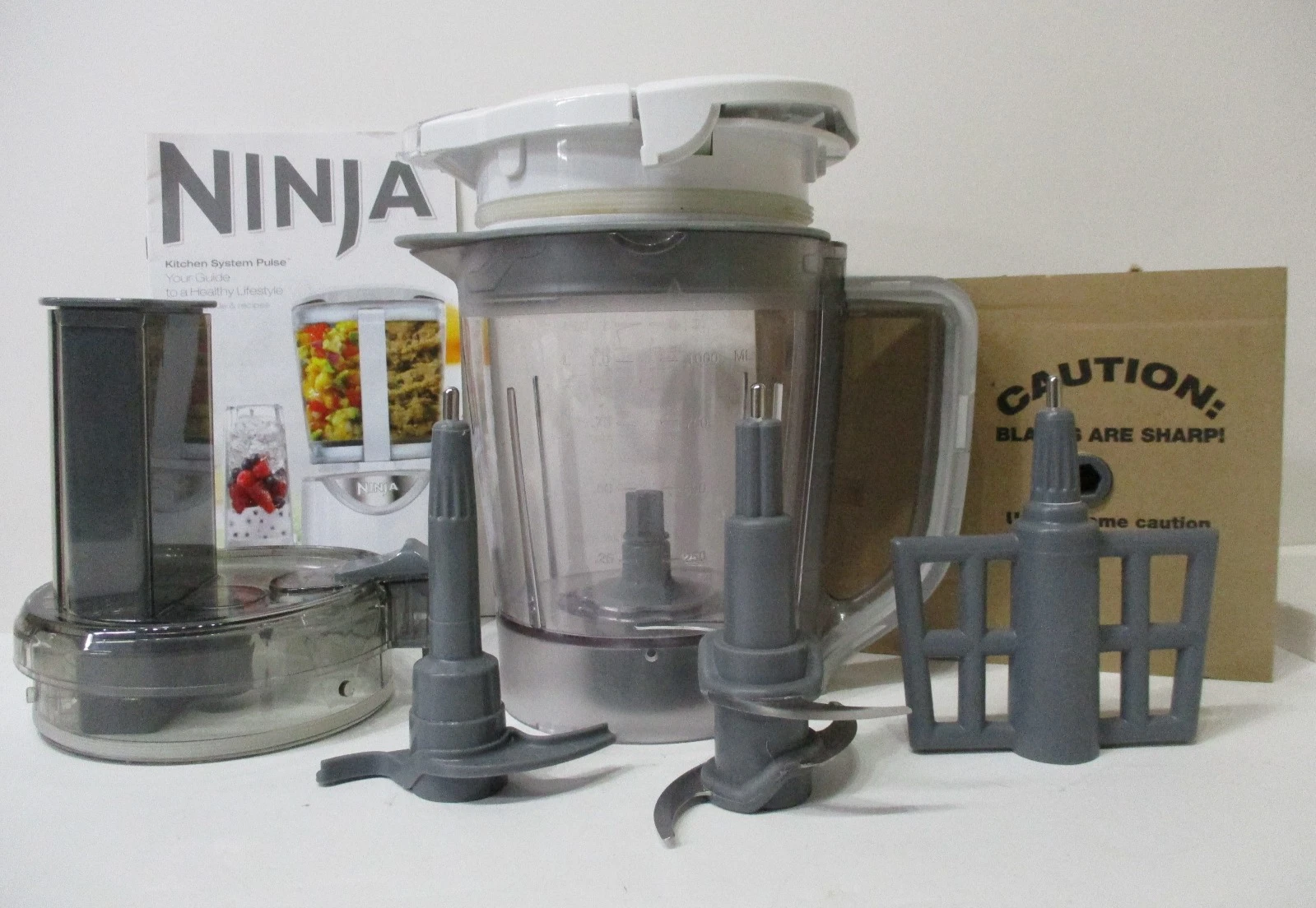 Ninja BL206/207 ~ 40oz Bowl, Shredder Lid, Blade, Discs, Pulse Lid, Guide ~ New!
Opens in a new wind