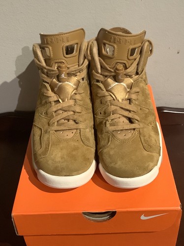 Air Jordan Retro 6 384665-705 Size 4 