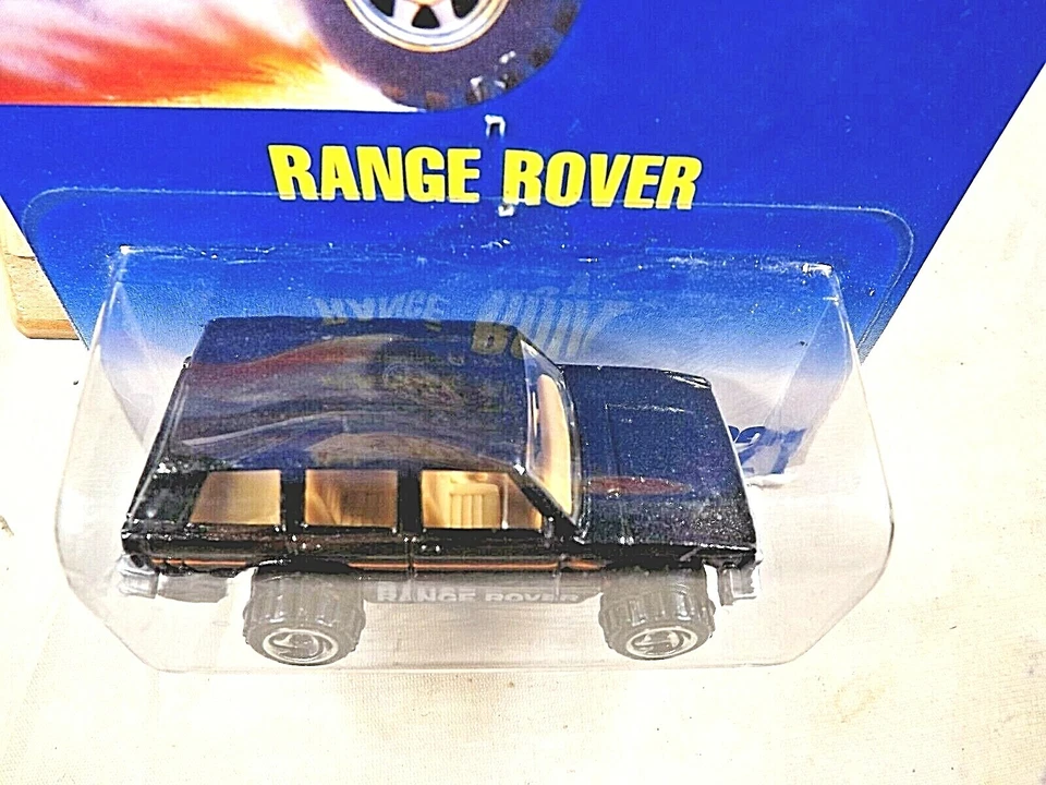 1991 Hot Wheels Blue/White Card #221 RANGE ROVER Black w/Chrome SB Spoke Variant - Image 3 of 4
