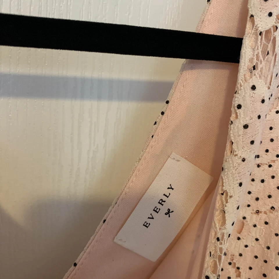 Vestido Everly Rosa Claro Ojales Encaje Mujer Lunares Primavera Verano Funda Mediana Foto 3 de 4