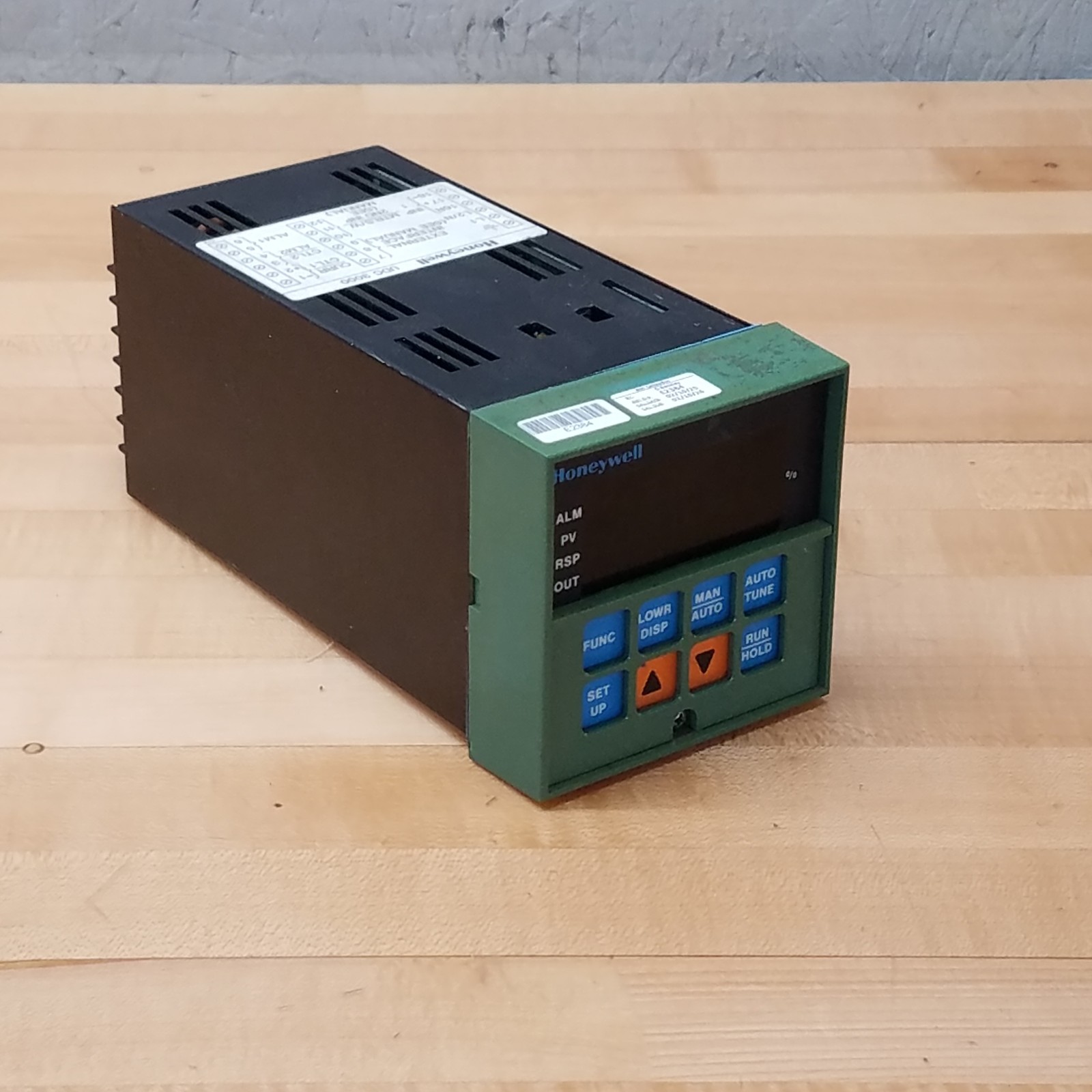 Honeywell DC3003-0-02B-1-00-0111 Temperature Controller, 120 VAC, 60 Hz - USED