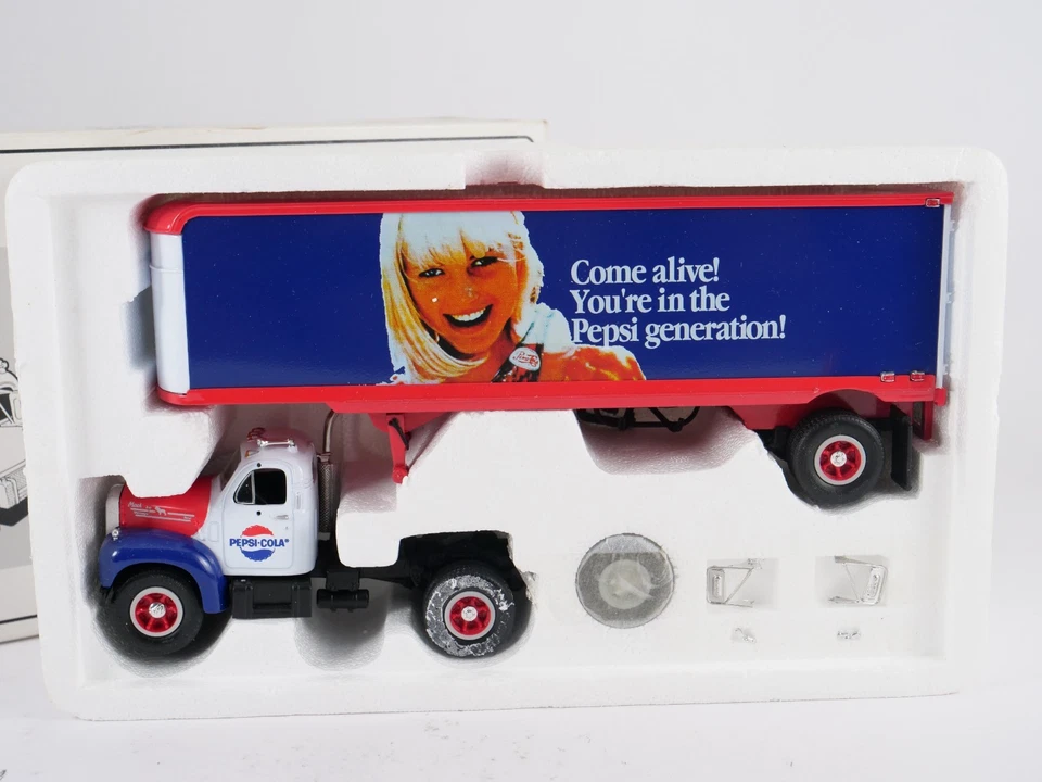 First Gear 1/34 Mack Trattore E Rimorchio Modello B-61 1960 - Immagine 2 di 4